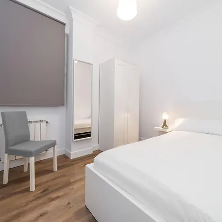 Anne サン・セバスティアン